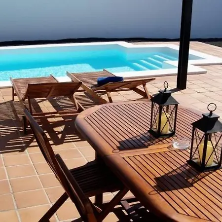 Playa Blanca Sleeps 4 With Air Con And Wifi * Playa Blanca (Lanzarote)