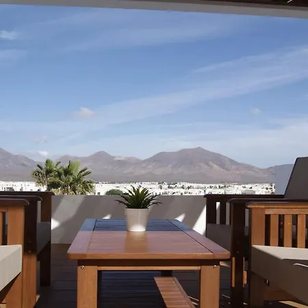 Playa Blanca Sleeps 4 With Air Con And Wifi