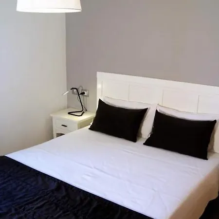 Playa Blanca Sleeps 4 With Air Con And Wifi Villa Playa Blanca (Lanzarote)