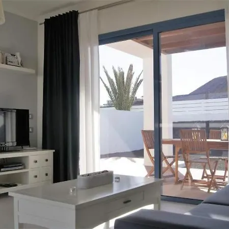 Playa Blanca Sleeps 4 With Air Con And Wifi Villa